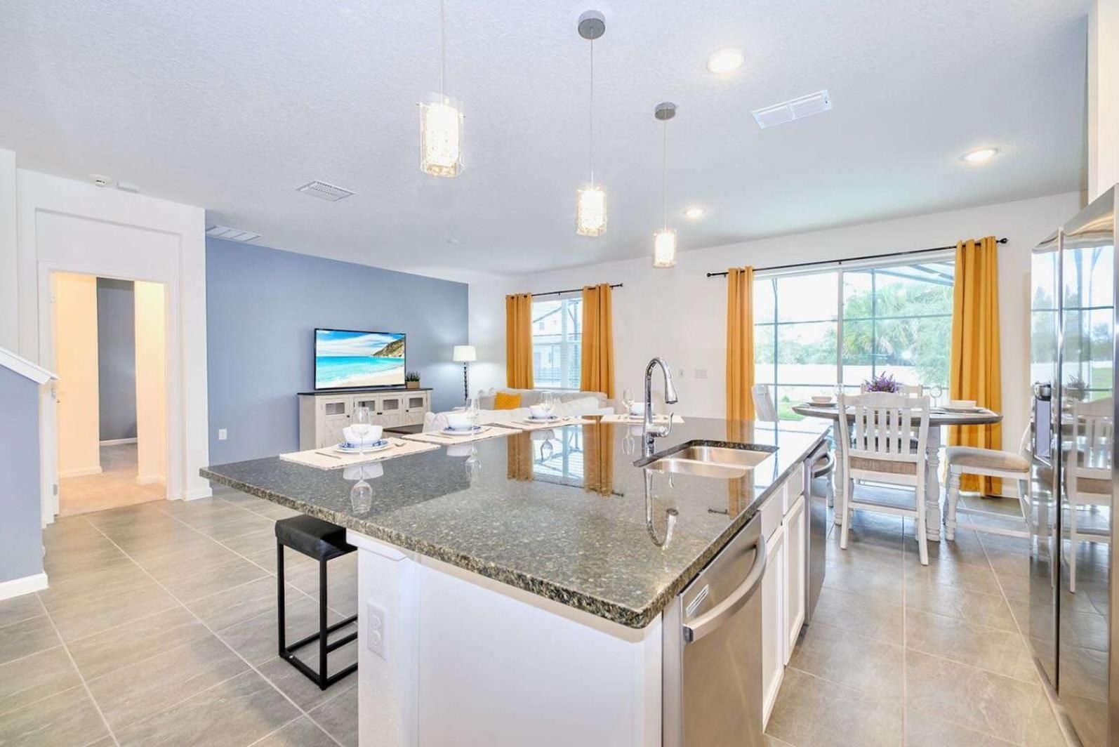 8Br Family Home With Pool And Hot Tub 基西米 外观 照片